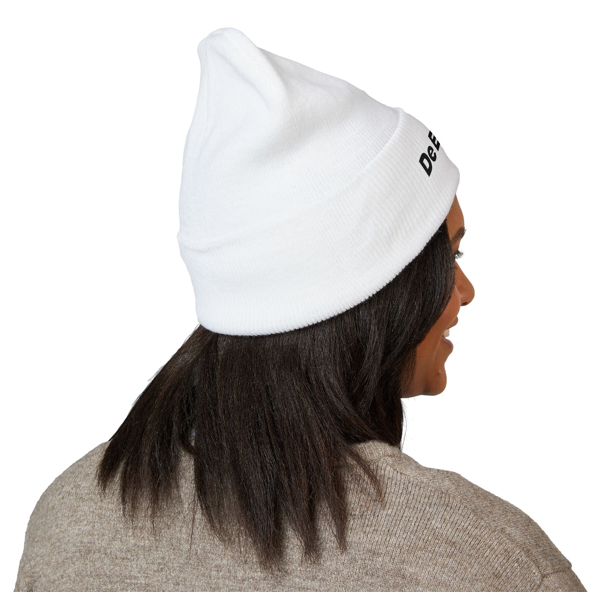 De El Vacio Embroidered Beanie